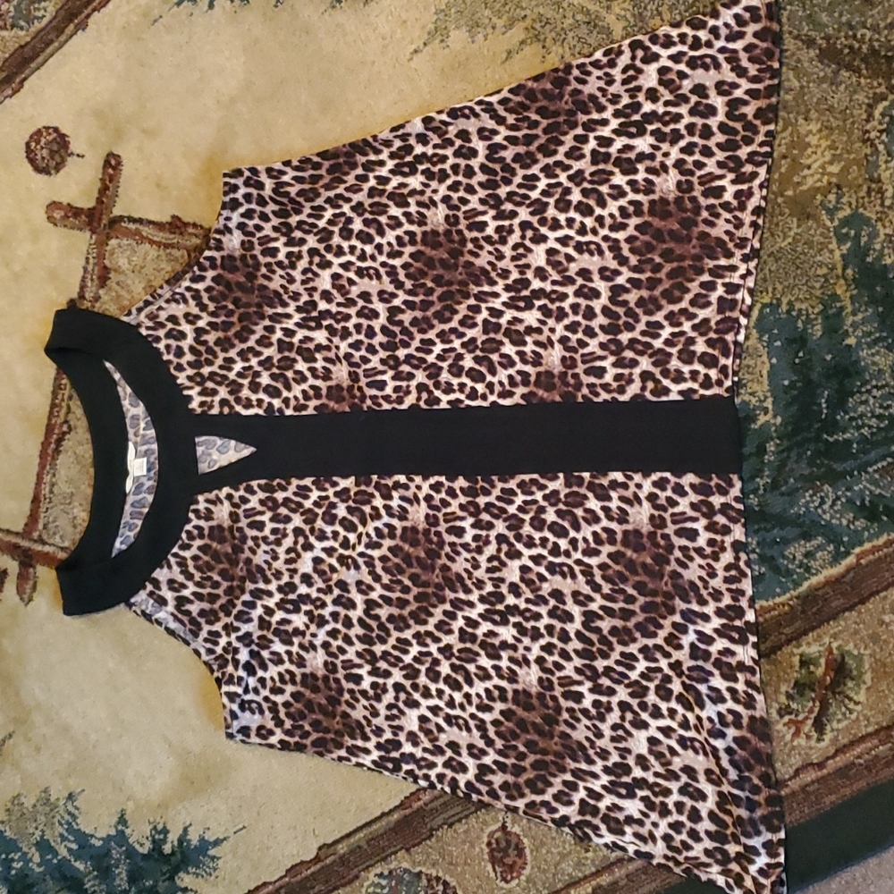 C EST 1946 Cheetah print Shirt L